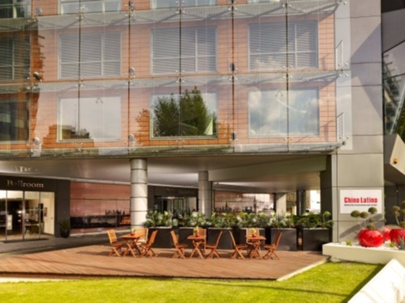 Plaza On The River London Luaran gambar The courtyard