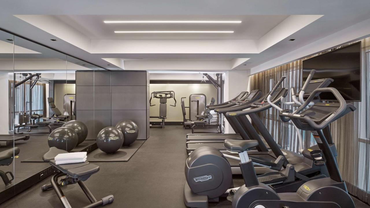 Plaza On The River London Luaran gambar The gym at The Standard East Village