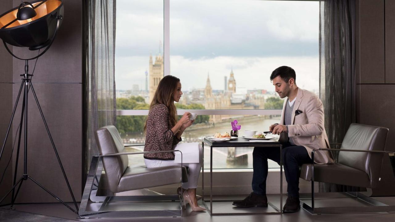 Plaza On The River London Luaran gambar The View at the Hilton London West End